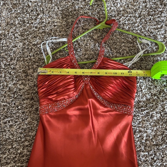 Formal Dress - Picture 6 of 7